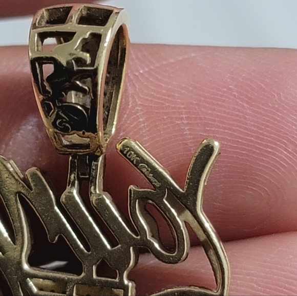 10k gold pendant with real diamonds - Picture 3 of 7